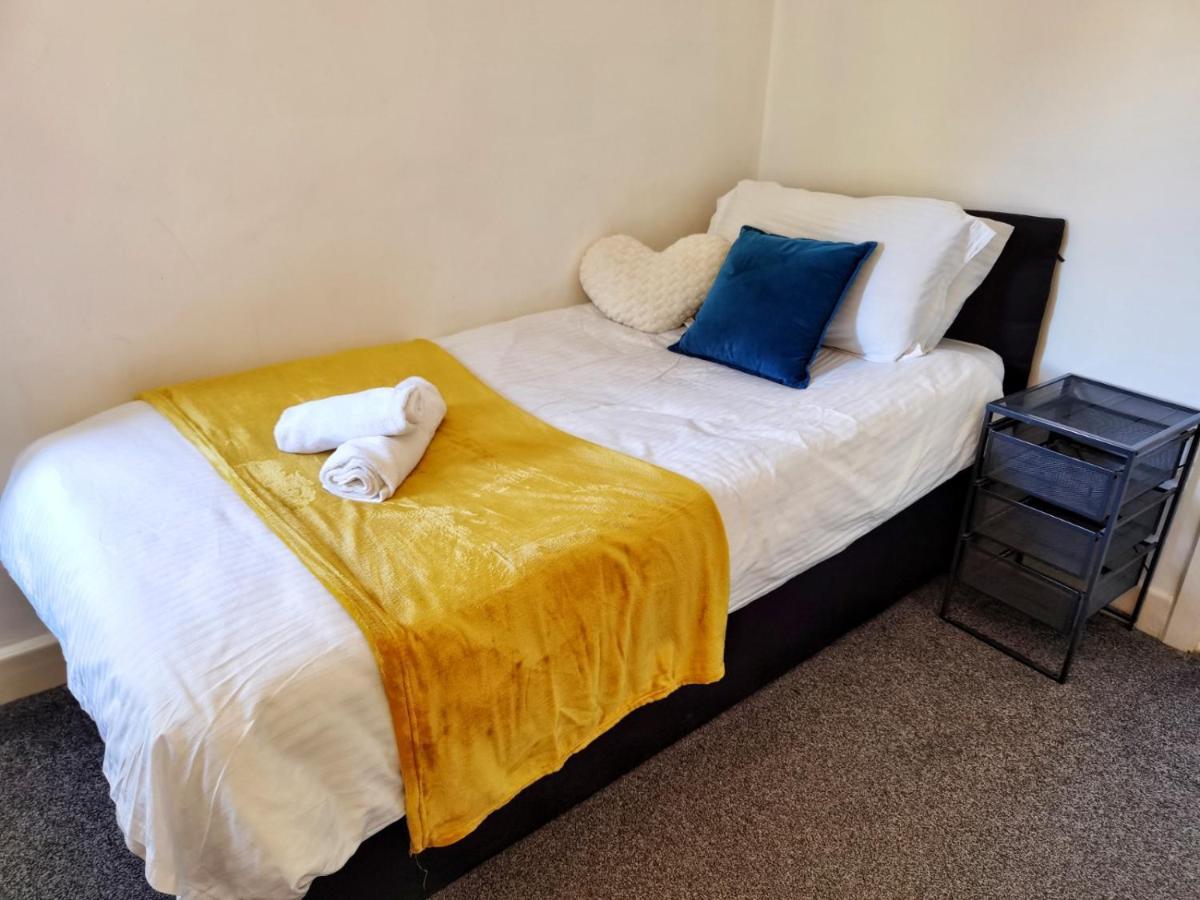 Perry Road, Beautiful Large House Available For Guests And Contractors Parking Wifi Villa Nottingham Dış mekan fotoğraf