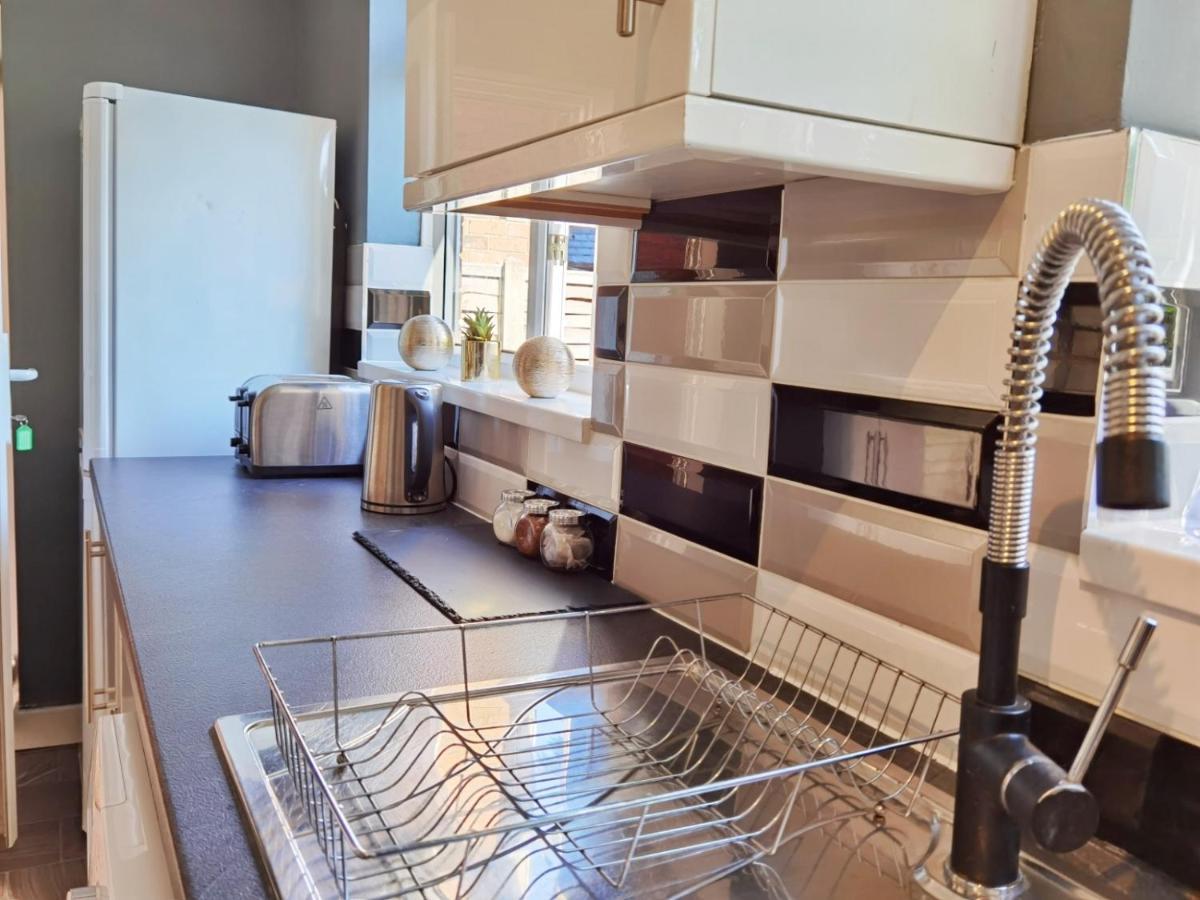 Perry Road, Beautiful Large House Available For Guests And Contractors Parking Wifi Villa Nottingham Dış mekan fotoğraf