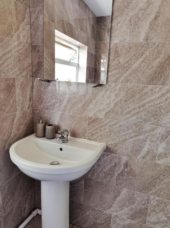 Perry Road, Beautiful Large House Available For Guests And Contractors Parking Wifi Villa Nottingham Dış mekan fotoğraf