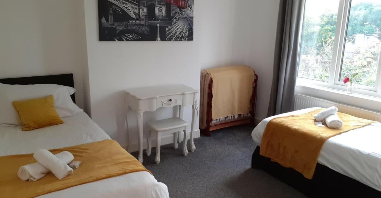 Perry Road, Beautiful Large House Available For Guests And Contractors Parking Wifi Villa Nottingham Dış mekan fotoğraf
