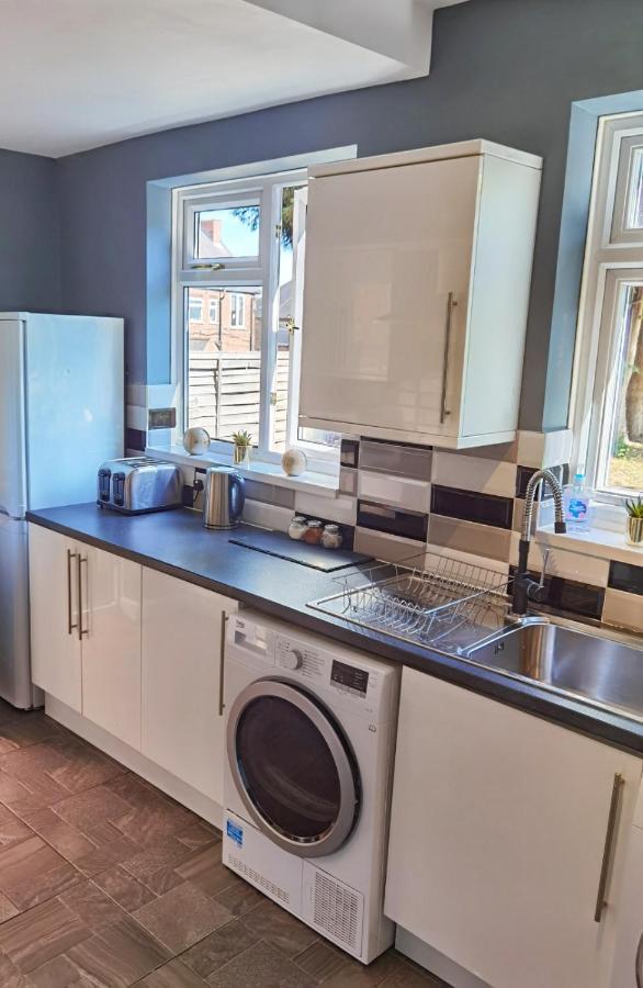Perry Road, Beautiful Large House Available For Guests And Contractors Parking Wifi Villa Nottingham Dış mekan fotoğraf