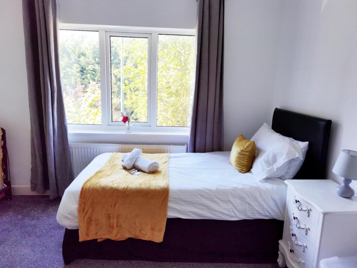 Perry Road, Beautiful Large House Available For Guests And Contractors Parking Wifi Villa Nottingham Dış mekan fotoğraf
